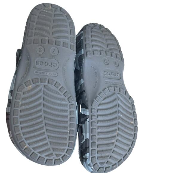 CROCS Classic Gray black Camo Clogs Size 7/9 - Picture 8 of 9
